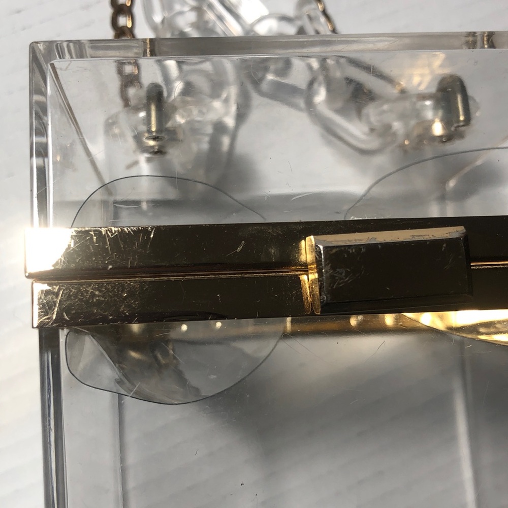 Clear Acrylic Box Clutch/Crossbody Bag Gold chain - Picture 7 of 12